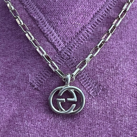 🛑 SOLD 🛑Gucci Preloved necklace excellent condition GG logo come with box n DB - Picture 7 of 15